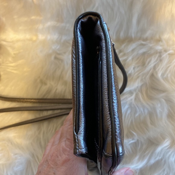 BRIGHTON ASHER organizer bag. Pewter/Grey cross body LIKE NEW condition - Picture 5 of 10